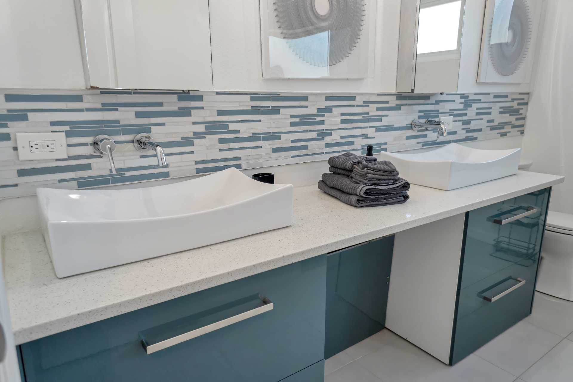 Accessible double vanity bathroom at The Garden at Ibis